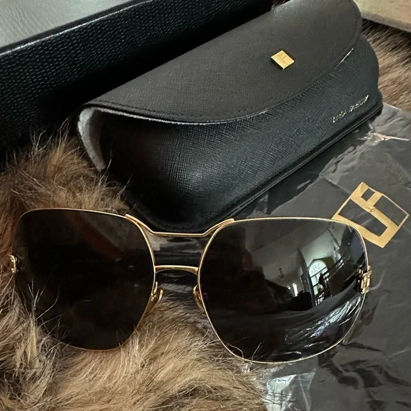 Linda Farrow LFL/77/1 Unisex Gold Black Metal Aviator Cat 3 snakeskin Sunglasses Men main image 3